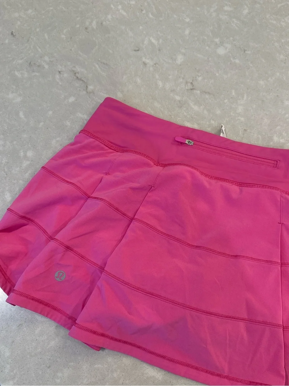 Lululemon Women’s Active skirt in hot Pink size 6